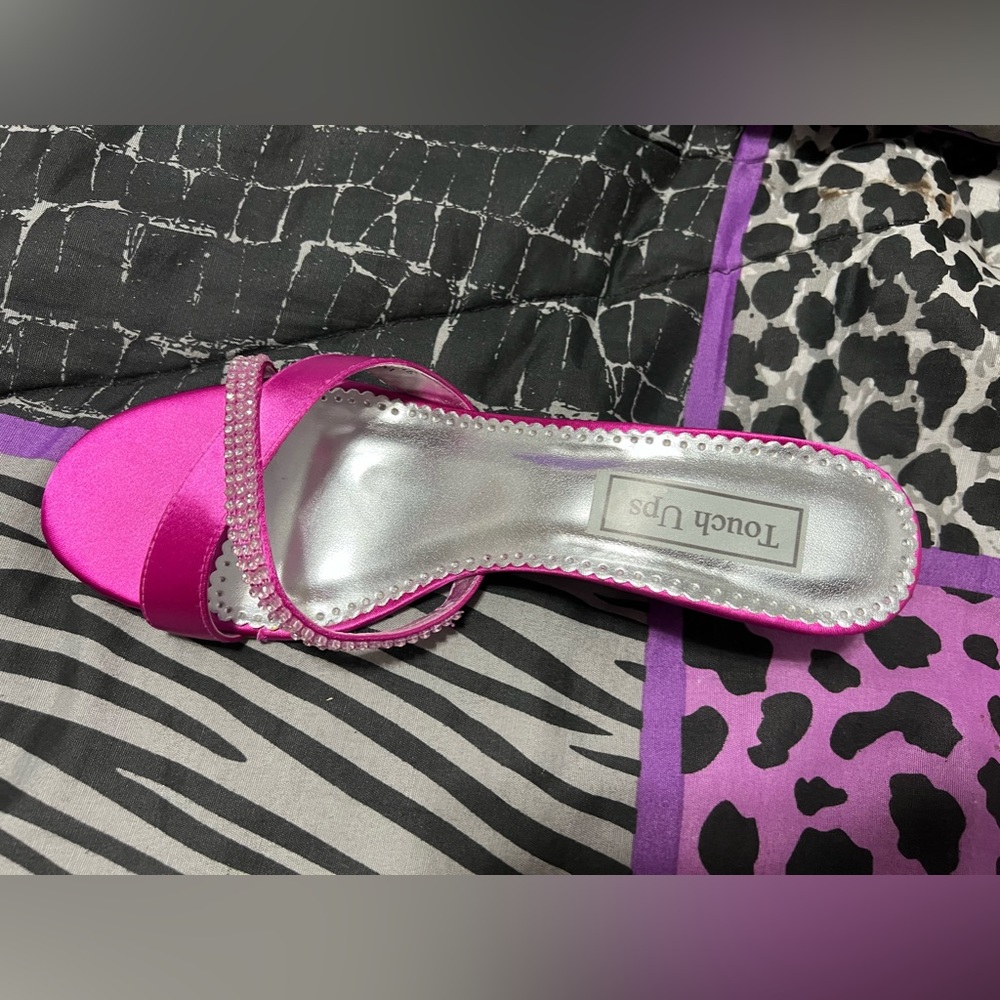 Touch Ups Low Heel. Pink. Size 9.5.
